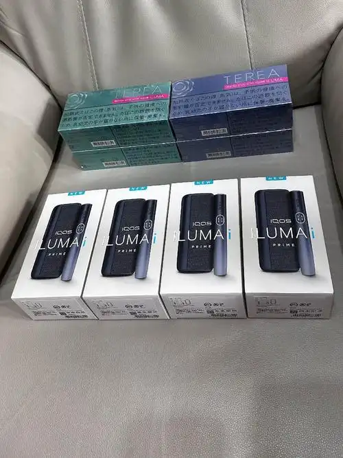 在东京试了Iqos Iluma 7代的三种款式,最终还是觉得便携式最方便。于是,我入手了两个便携式的,一个是紫色,另一个是Tiffany色。旗舰款的价格是9980巴嘎币,标准款是6980巴嘎币,而便携一体机则是3980巴嘎币。